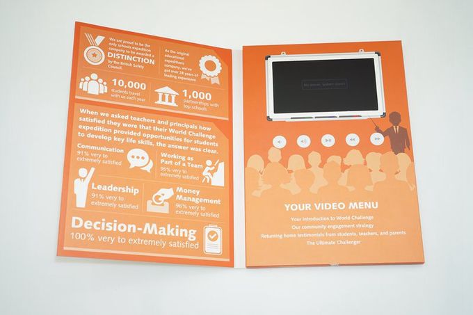 Προσαρμοσμένο Videopak Hardcover 7 ψηφιακό LCD τηλεοπτικό βίντεο φυλλάδιων ίντσας στο βίντεο ΟΘΌΝΗΣ 1080P ΔΙΕΘΝΏΝ ΕΙΔΗΣΕΟΓΡΑΦΙΚΏΝ ΠΡΑΚΤΟΡΕΊΩΝ φακέλλων